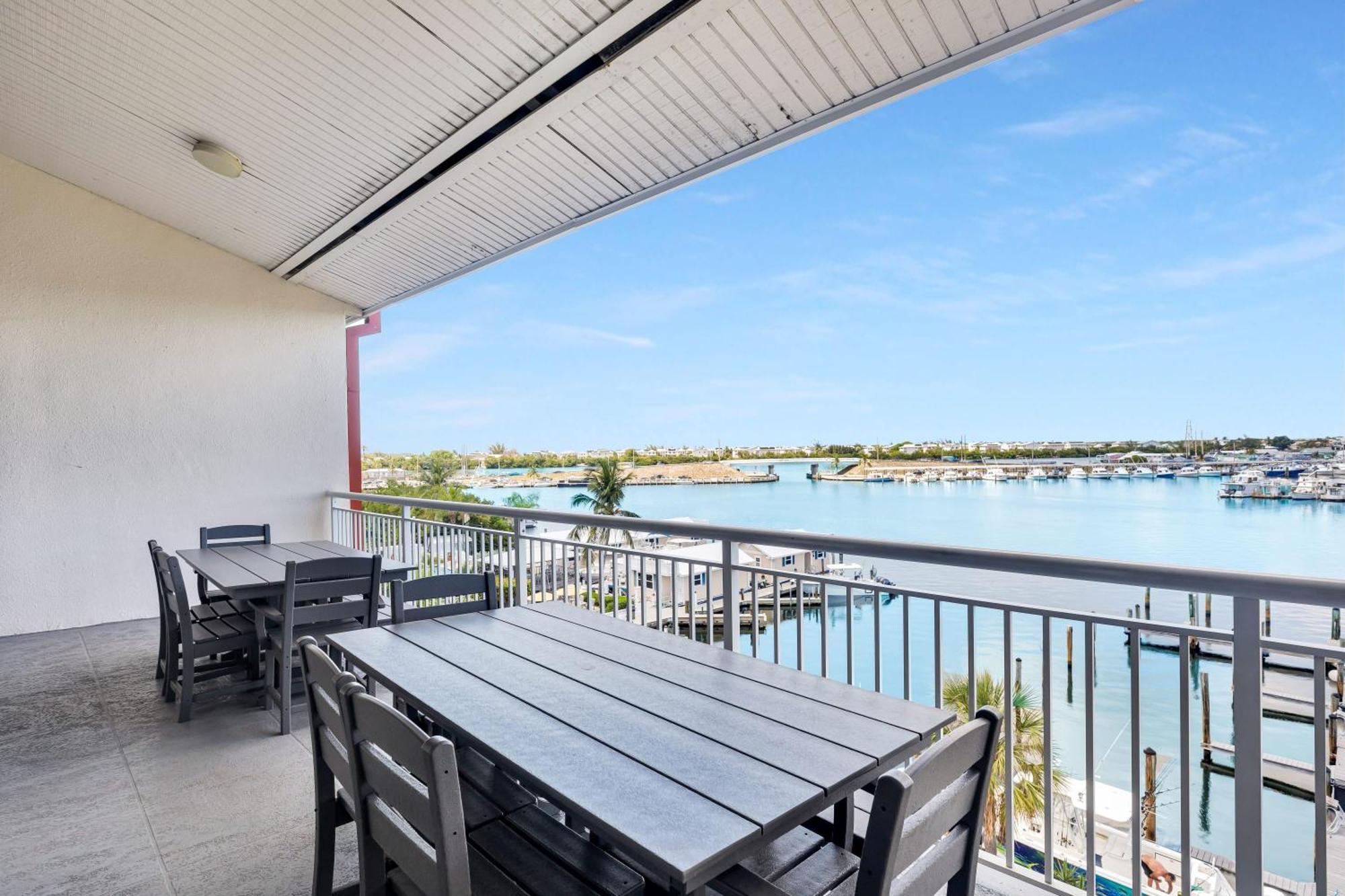 Villa St Kitts - Downtown Waterfront Penthouse Pool Dock Parking Cayo Hueso Exterior foto